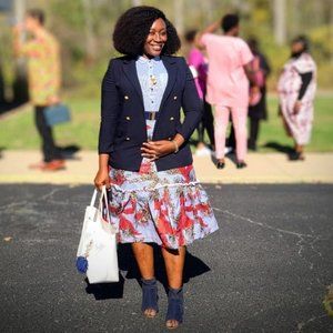 Liz Claiborne tailored jacket. double breasted. navy Blue. fits (12-16)